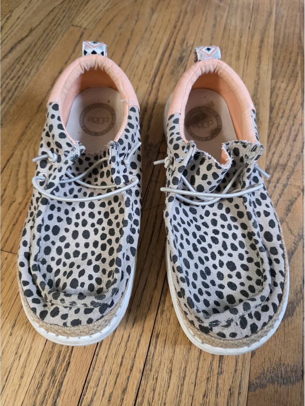 womens hey dude shoes size 6
